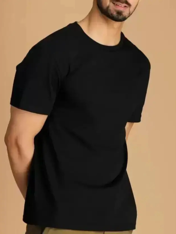 Men Solid Round Neck Pure Cotton Black T-Shirt