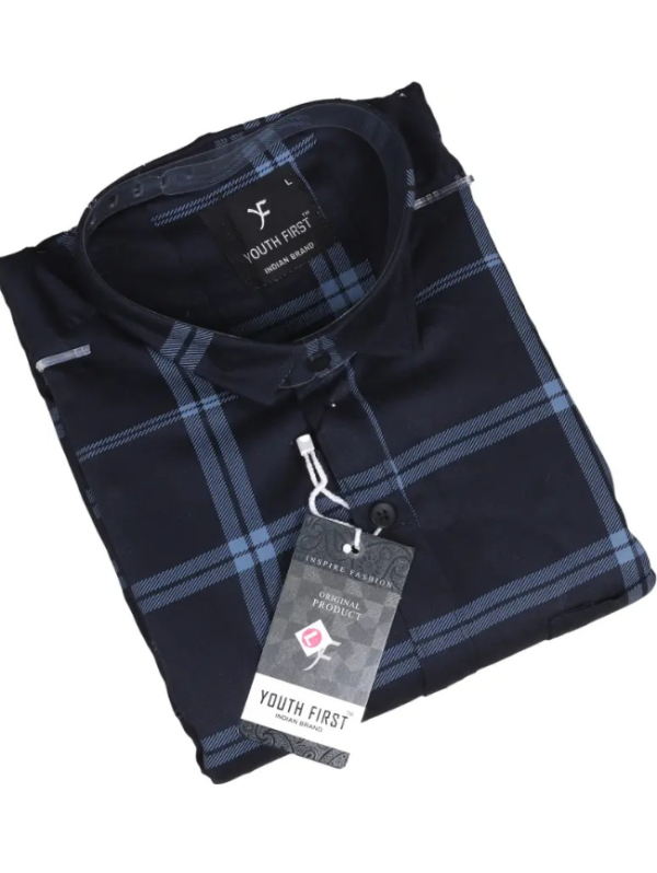 Men Regular Fit Checkered Spread Collar Casual Shirt