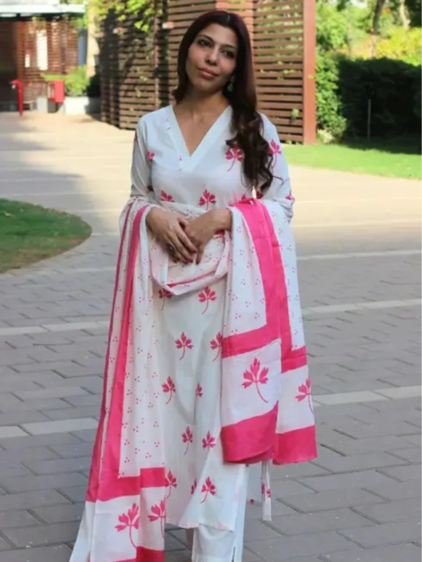 Women Viscose Rayon Kurti Pant Attached Dupatta Set