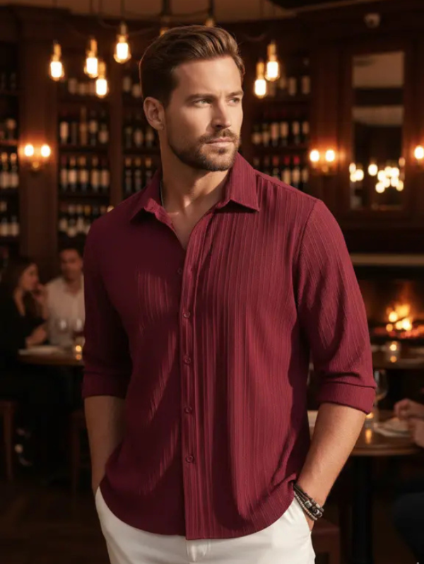 Men Regular Fit Striped Spread Collar Casual Shirt