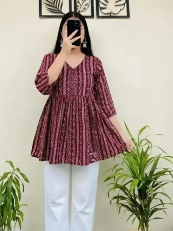 Casual Regular Sleeves Floral Print Women Maroon Top