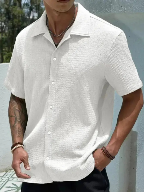 Men Slim Fit Solid Cut Away Collar Casual Shirt